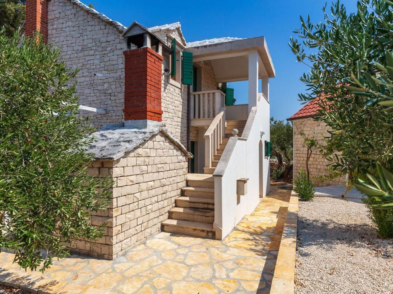 Villa Dubrava Tranquil Retreat Nestled In An Olive Grove For Serene Escapes Pucisca Luaran gambar