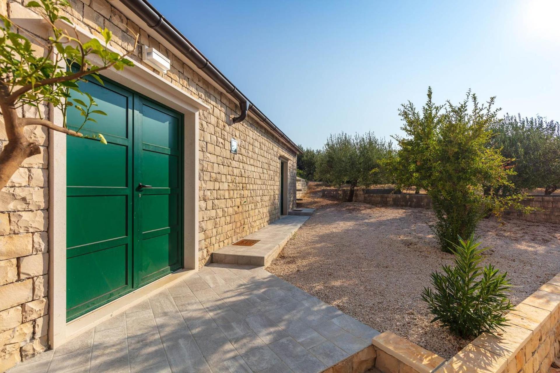 Villa Dubrava Tranquil Retreat Nestled In An Olive Grove For Serene Escapes Pucisca Luaran gambar